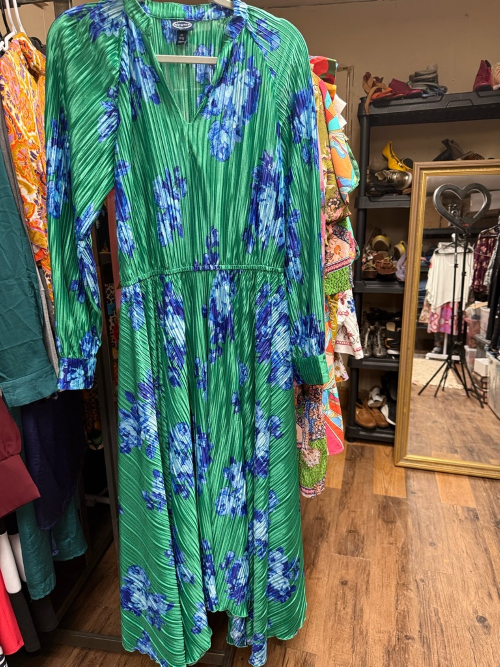 Green Floral High-Low Wrap Dress with Tie Waist - Picture 3 of 11